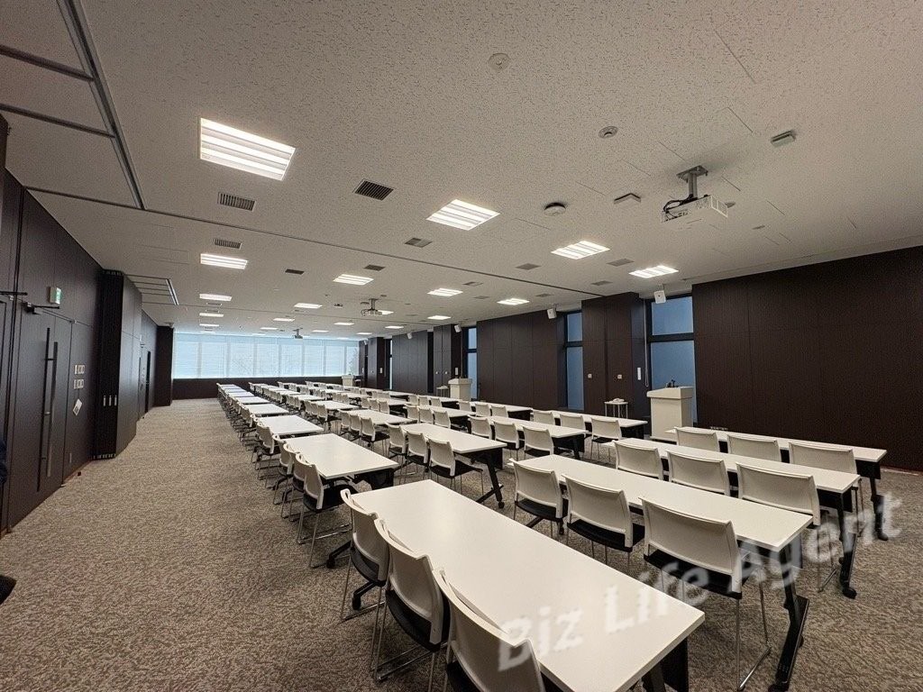 明治薬科大学 剛堂会館の内装写真