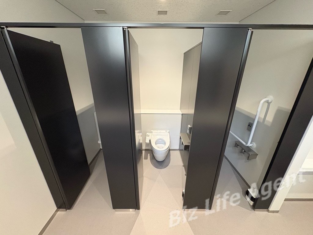 明治薬科大学 剛堂会館の内装写真