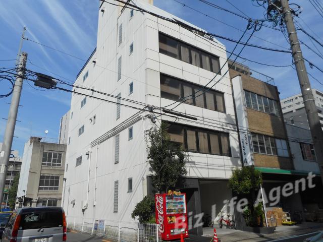 上前津足立ビルの外観写真