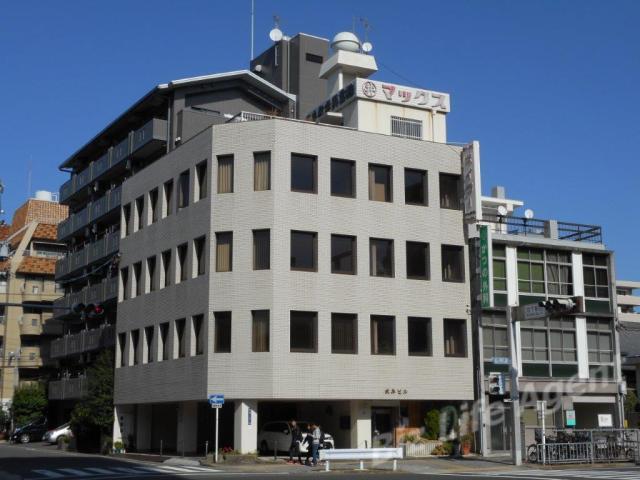 【中古】 中小ビル経営の法律と書式 貸ビル・貸店舗・貸室・貸事務所・ビル管理 改訂版/自由国民社/富田晃栄 中古】 中小ビル経営の法律と書式 貸ビル・貸店舗・貸室・貸事務