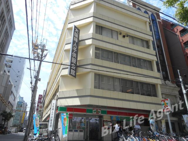 大阪婦人子供服会館ビルの外観写真