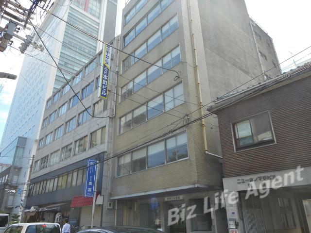 内外東館の外観写真