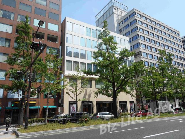 住江織物ビルの外観写真