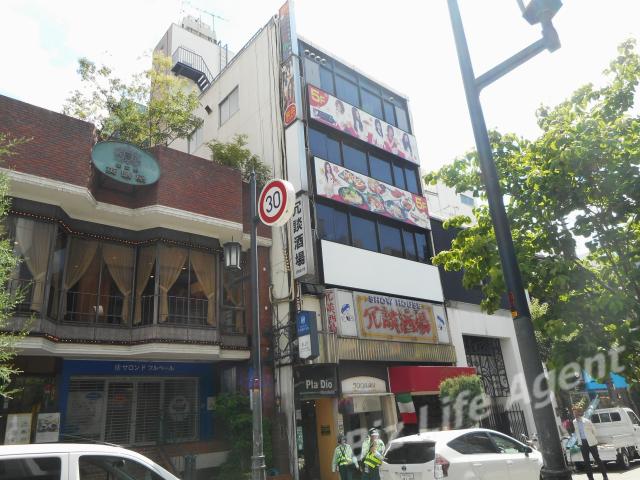 プラディオ心斎橋ビルの外観写真