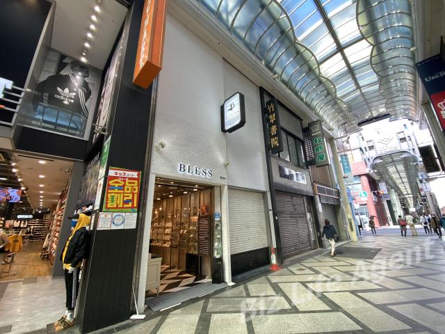 心斎橋ＡＸＹビル(心斎橋アクシービル）の外観写真