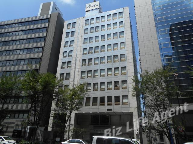 梅田プラザビル本館ビルの外観写真