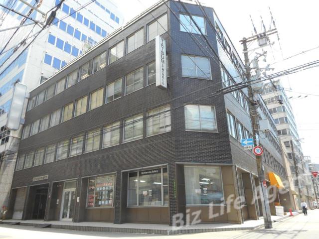 ＴＡＴＳＵＭＩ梅ヶ枝町ビル(タツミ梅ヶ枝町ビル）の外観写真