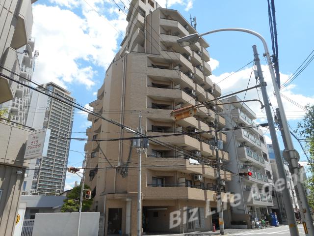 アパートメント２１ビルの外観写真