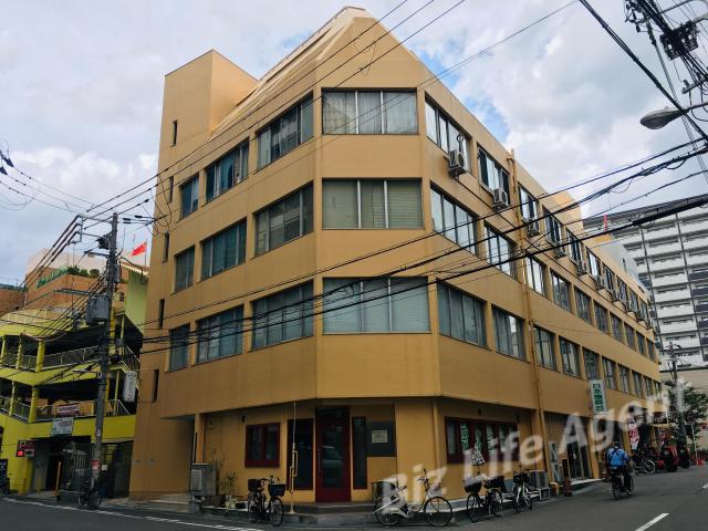 マルトモビルの外観写真