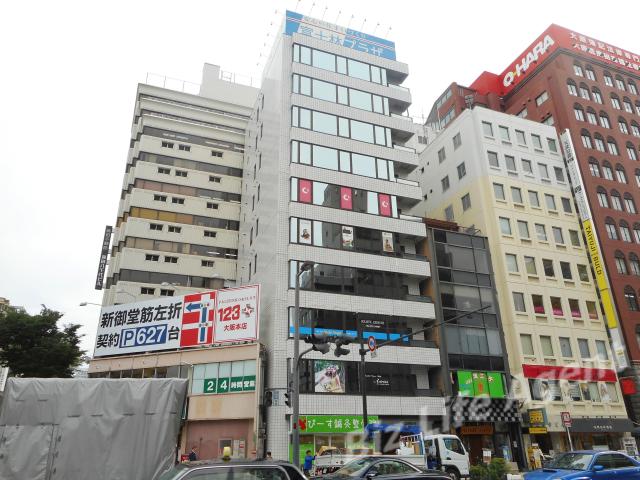 富士林プラザ８番館ビルの外観写真