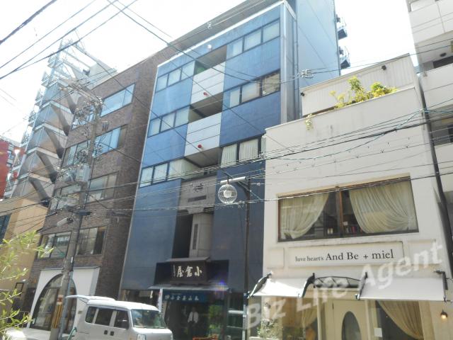 小倉屋山本本店ビルの外観写真