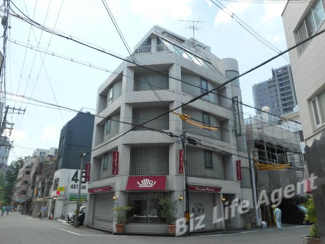 ユニバーサルビルの外観写真