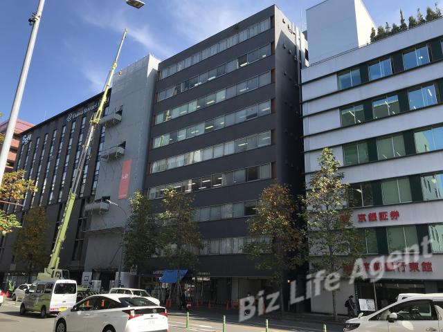 フコク生命京都四条烏丸ビルの外観写真