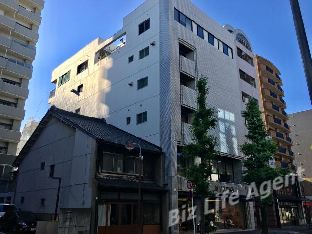 マクデンビル　東館ビルの外観写真