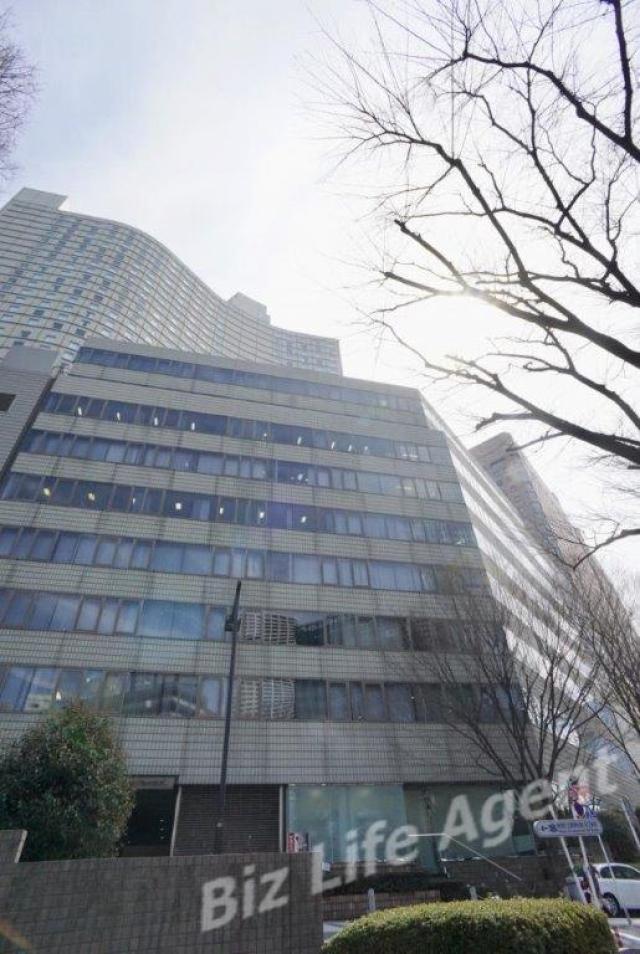 新宿国際ビルディング新館ビルの外観写真