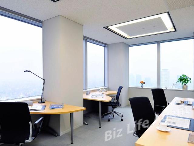 Regus(リージャス)新宿パークタワービジネスセンタービルの外観写真