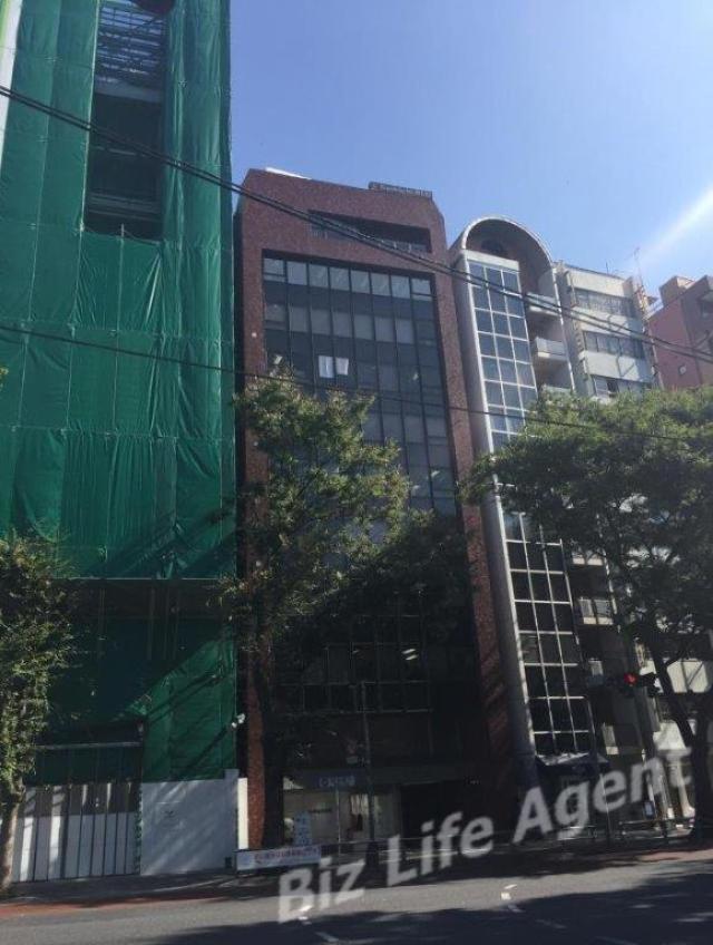 越一ビルビルの外観写真
