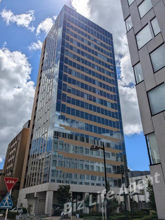 Attend on Towerビルの外観写真