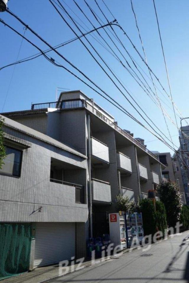 マイスタークエーレ西新宿ビルの外観写真