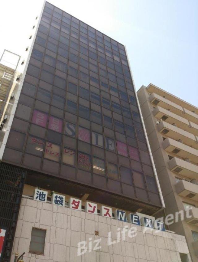 地得ビルビルの外観写真