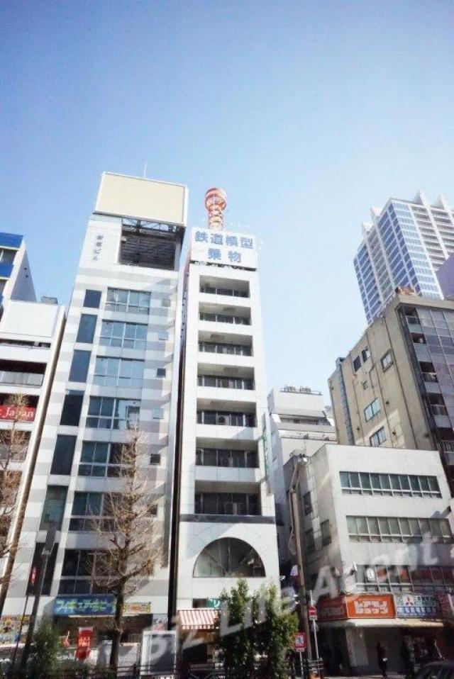 リバティー11号館ビルの外観写真