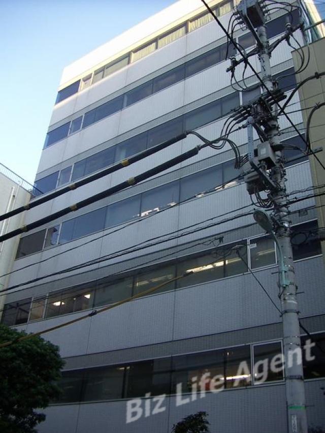 馬事畜産会館ビルビルの外観写真